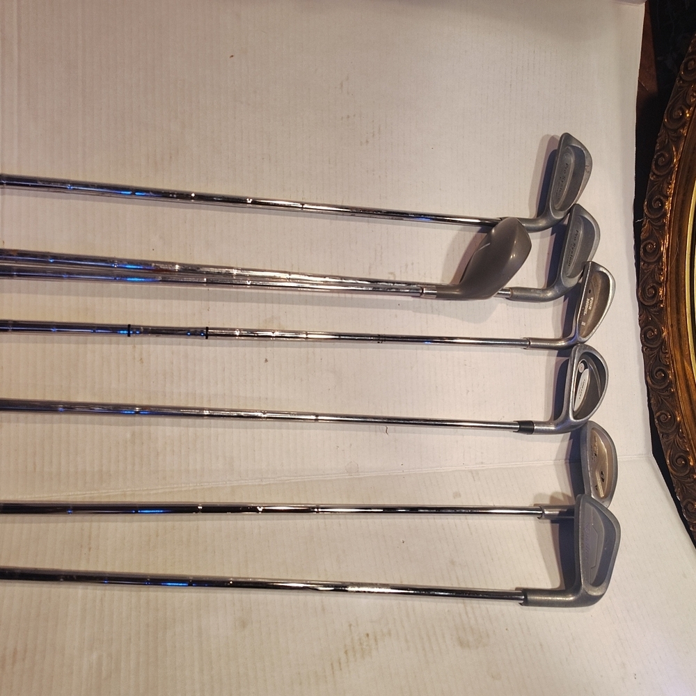 Men's Gray Golf Iron Set - Classic Steel Shafts